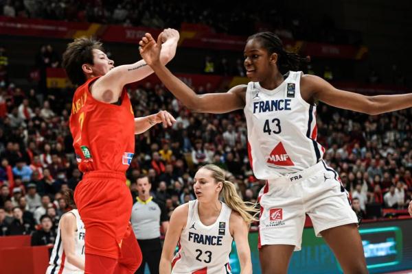 中国女篮提前获得巴黎奥运会入场券 中国女篮提前获得巴黎奥运会入场券