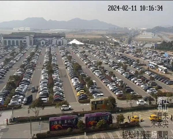 人从众𠈌!浙江多地景点提醒:已饱和 人从众𠈌!浙江多地景点提醒:已饱和