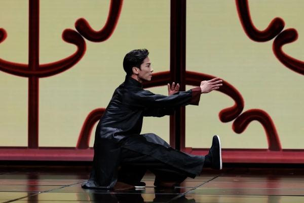 “咏春蹲”风靡全网！网友接招“叶师傅”