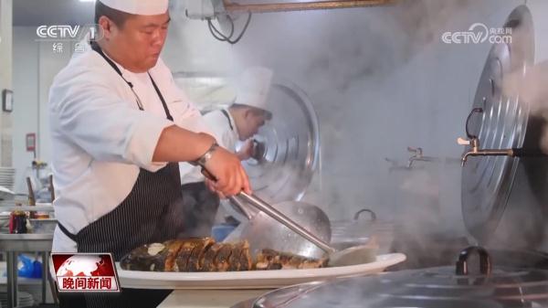 【青春匠心】年年有鱼 连年有余