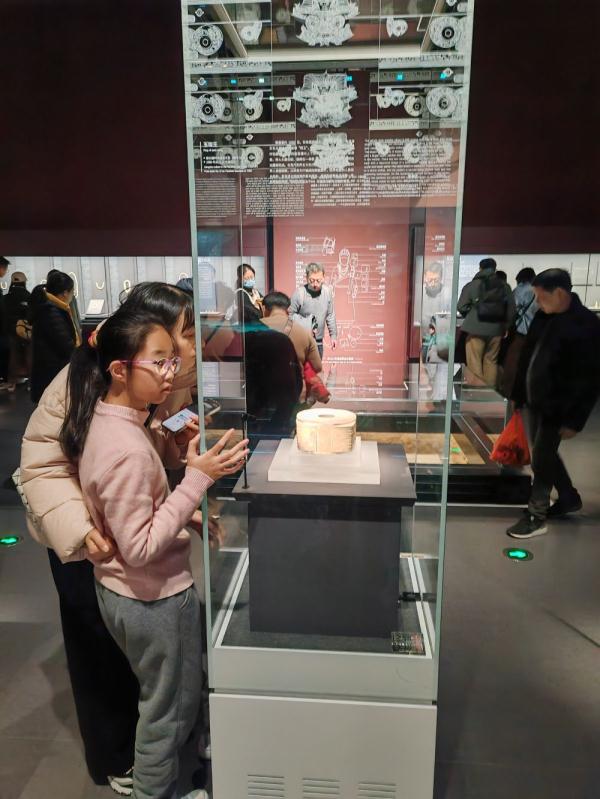 博物馆志愿者:陪观众过好“文化年” 博物馆志愿者:陪观众过好“文化年”