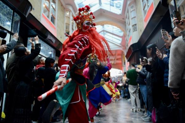 不止“快闪”! 龙年国家级非遗英歌首秀伦敦