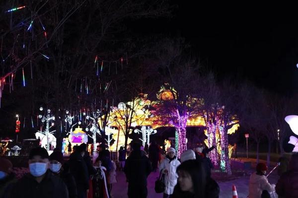 赏“千灯”!北京新春灯会超强攻略→ 赏“千灯”!北京新春灯会超强攻略→