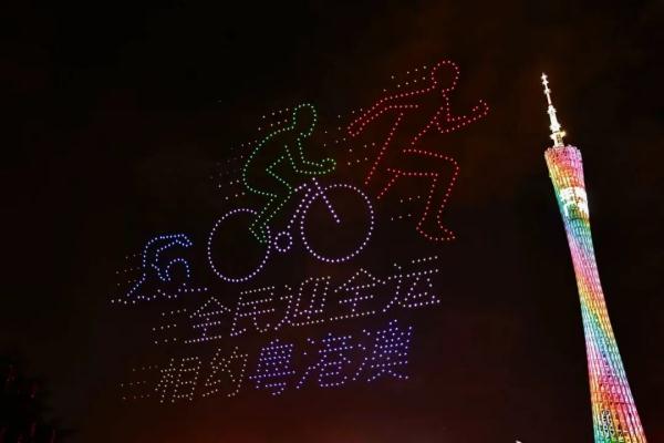 很多人拍到了！广州上空现巨型……