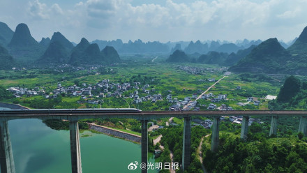 快乘高铁来阳朔吧