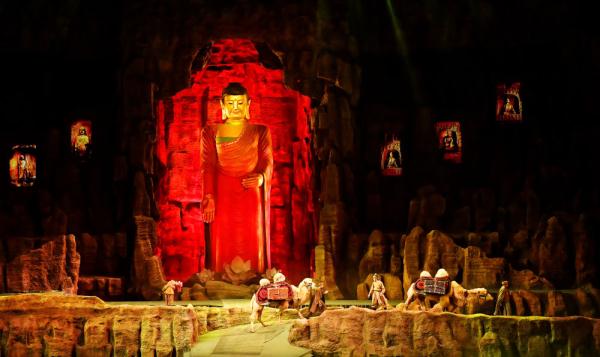 西安:会“跑”的实景演艺 展现古丝路文化 西安:会“跑”的实景演艺 展现古丝路文化