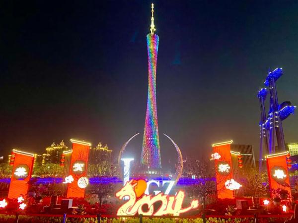 很多人拍到了！广州上空现巨型……