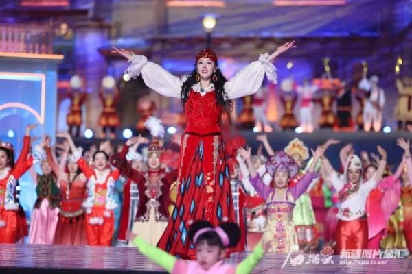 央视春晚喀什分会场，正式向游客开放！