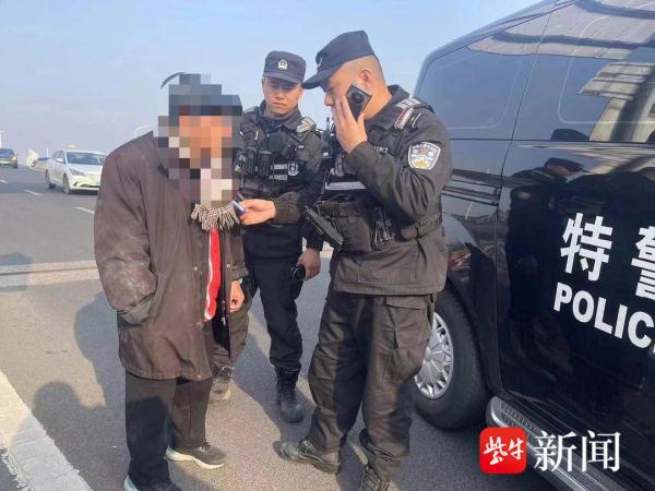 惊险！80岁老人误入立交桥迷路，南京特警及时发现忙救助