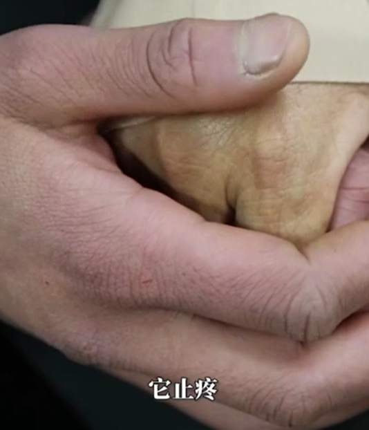 “张老师,现在换我来保护你!” “张老师,现在换我来保护你!”