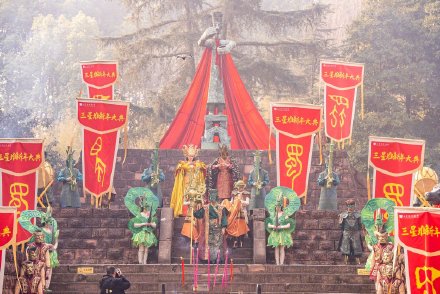 春节期间三星堆博物馆延时开放,沉浸式古蜀文化体验让游客重回三千年前古蜀国 春节期间三星堆博物馆延时开放,沉浸式古蜀文化体验让游客重回三千年前古蜀国