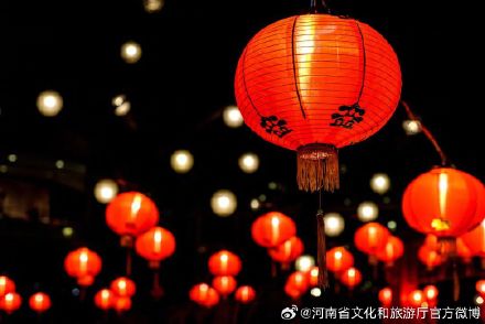 春节期间，郑州各大公园张灯结彩超好逛