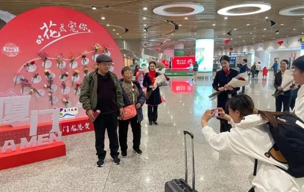 91773人次!厦门机场单日旅客吞吐量再创新高 91773人次!厦门机场单日旅客吞吐量再创新高