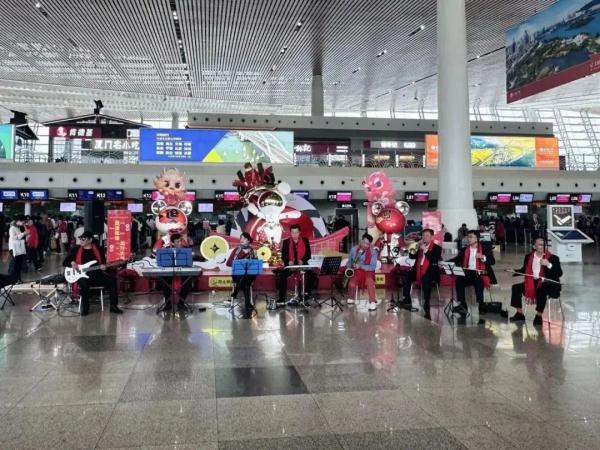 91773人次!厦门机场单日旅客吞吐量再创新高 91773人次!厦门机场单日旅客吞吐量再创新高