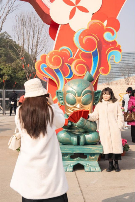 春节期间三星堆博物馆延时开放,沉浸式古蜀文化体验让游客重回三千年前古蜀国 春节期间三星堆博物馆延时开放,沉浸式古蜀文化体验让游客重回三千年前古蜀国