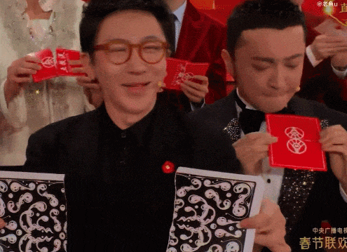 笑不活了~尼格买提卑微提问：“还要重播几次”？央视文艺：“再播亿次”！