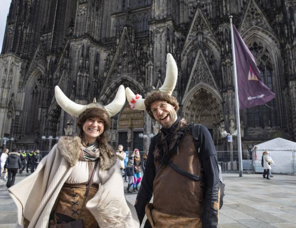 “玫瑰星期一”游行掀起德国科隆狂欢节高潮