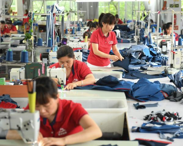 “时尚单品”冲锋衣背后的千亿“风口”