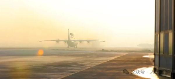 春节首飞，战鹰振翅巡海天！