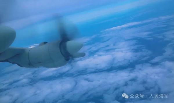 春节首飞，战鹰振翅巡海天！