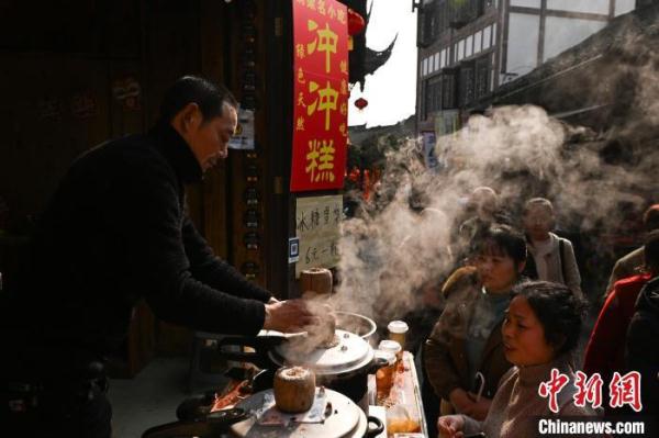 锦绣中国年｜赏花灯、观表演、品美食 重庆多彩活动“闹”新春