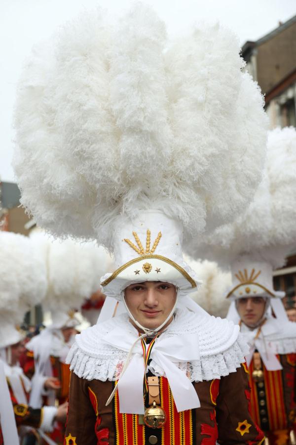 比利时班什狂欢节迎来高潮 比利时班什狂欢节迎来高潮