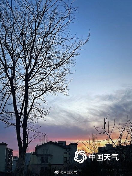 红云当头鸿运来！北京橙粉朝霞为冬添彩