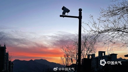 红云当头鸿运来！北京橙粉朝霞为冬添彩