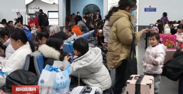 这个春运，他们都选择了坚守