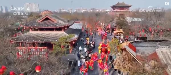 “传统+现代”让年味儿更“潮” 场景化消费为“假日经济”注入新动能