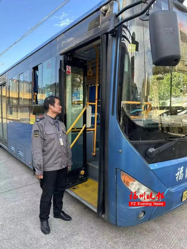 春节上班！他坚持了10年……