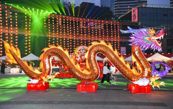 重庆:新春灯会年味浓 重庆:新春灯会年味浓