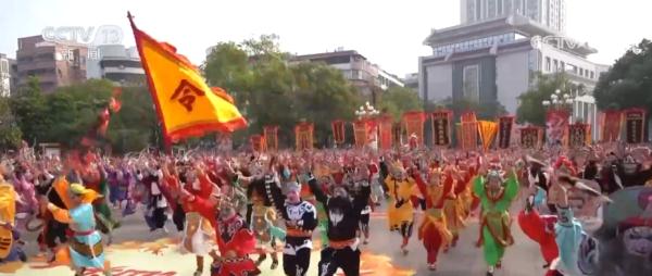 “传统+现代”让年味儿更“潮” 场景化消费为“假日经济”注入新动能