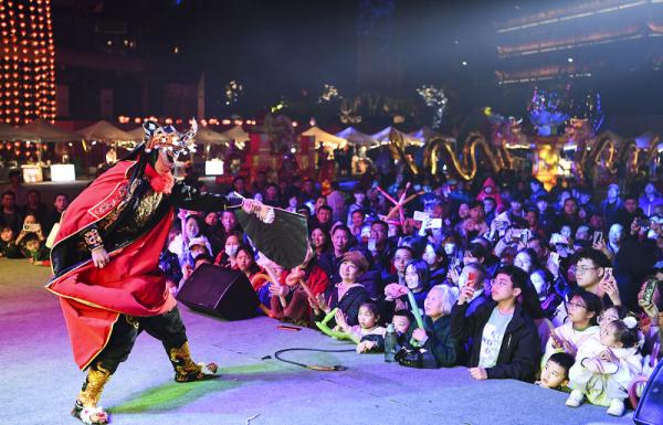 重庆:新春灯会年味浓 重庆:新春灯会年味浓