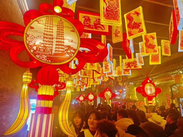 图话丨过大年，赏民俗，看花灯