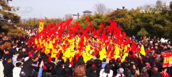 “传统+现代”让年味儿更“潮” 场景化消费为“假日经济”注入新动能