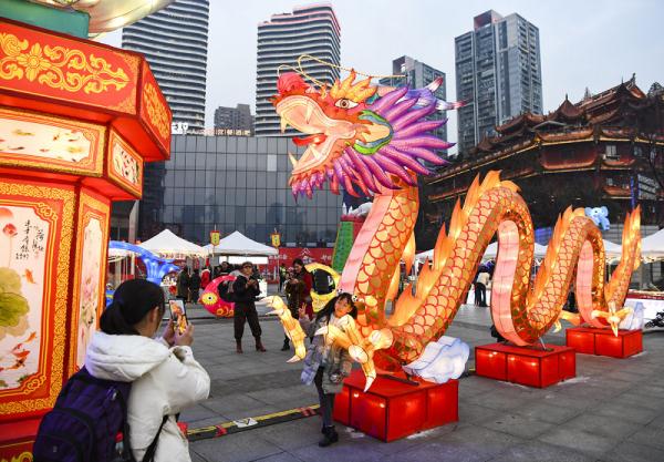 重庆:新春灯会年味浓 重庆:新春灯会年味浓