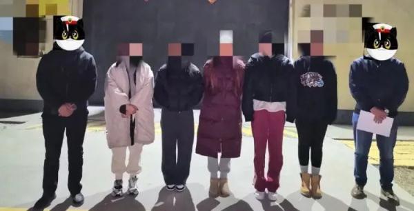 6名主播进行低俗直播,拘了! 6名主播进行低俗直播,拘了!