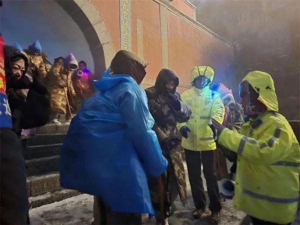 泰山景区暂时关闭！