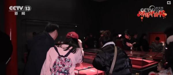 “传统+现代”让年味儿更“潮” 场景化消费为“假日经济”注入新动能