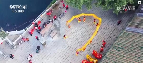 “传统+现代”让年味儿更“潮” 场景化消费为“假日经济”注入新动能