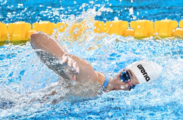 游泳世锦赛 | 何诗蓓首夺游泳世锦赛金牌