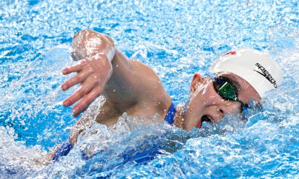 游泳世锦赛 | 李冰洁力挽狂澜 中国队接力摘金 游泳世锦赛 | 李冰洁力挽狂澜 中国队接力摘金