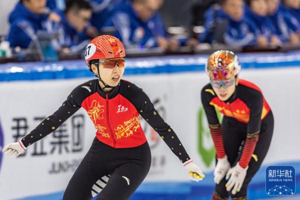 全冬会丨短道速滑公开组女子1500米:臧一泽获得冠军 全冬会丨短道速滑公开组女子1500米:臧一泽获得冠军