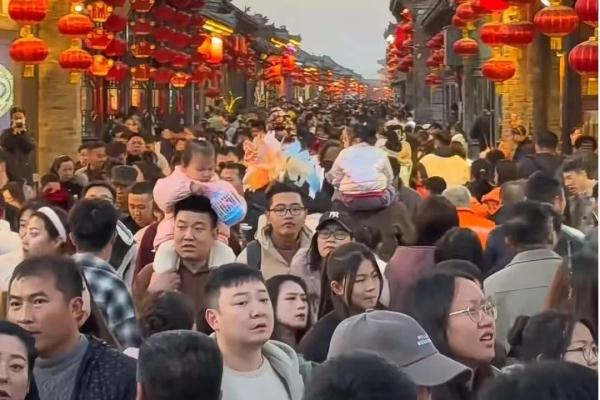 “来了一亿人”!山西春节旅游持续升温 “来了一亿人”!山西春节旅游持续升温