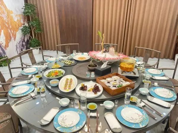 忙疯!26岁小伙月入5万元,春节订单天天爆满,已排到3月份…… 忙疯!26岁小伙月入5万元,春节订单天天爆满,已排到3月份……