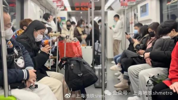 上海周边惊现“猪肝红”！有人返沪从280公里外堵起？最新提示
