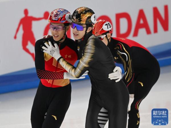全冬会丨短道速滑公开组男子1500米:孙龙获得冠军 全冬会丨短道速滑公开组男子1500米:孙龙获得冠军
