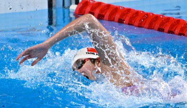游泳世锦赛 | 李冰洁力挽狂澜 中国队接力摘金 游泳世锦赛 | 李冰洁力挽狂澜 中国队接力摘金