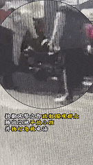 1亿多次围观!昆明女交警跪地救人 1亿多次围观!昆明女交警跪地救人